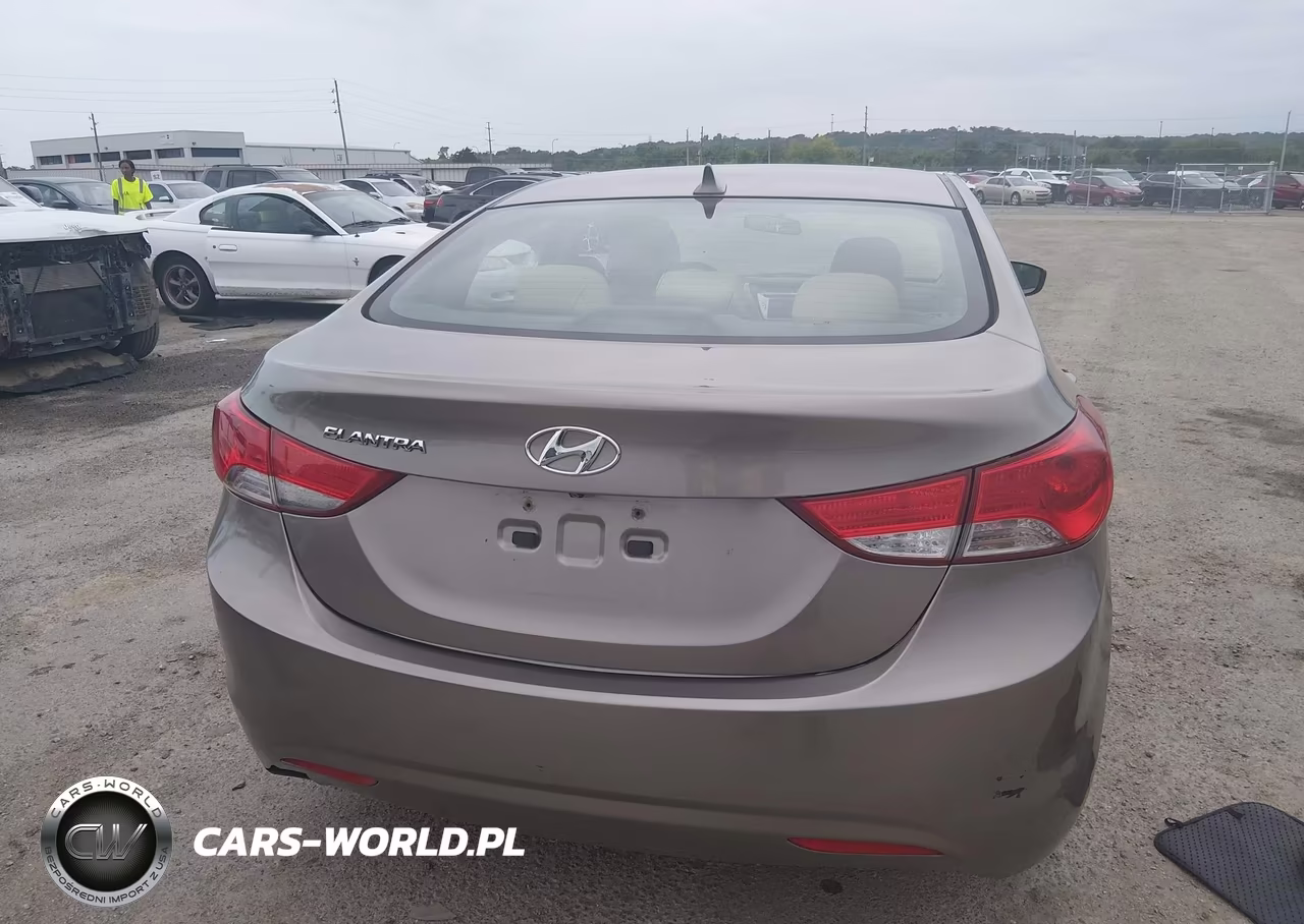 2011 Hyundai Elantra Gls VIN:5NPDH4AE0BH007726 - 16