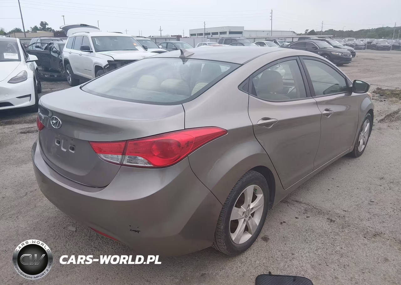 2011 Hyundai Elantra Gls VIN:5NPDH4AE0BH007726 - 4