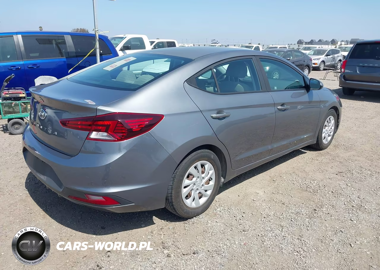 2019 Hyundai Elantra Se VIN:5NPD74LF3KH429840 - 4