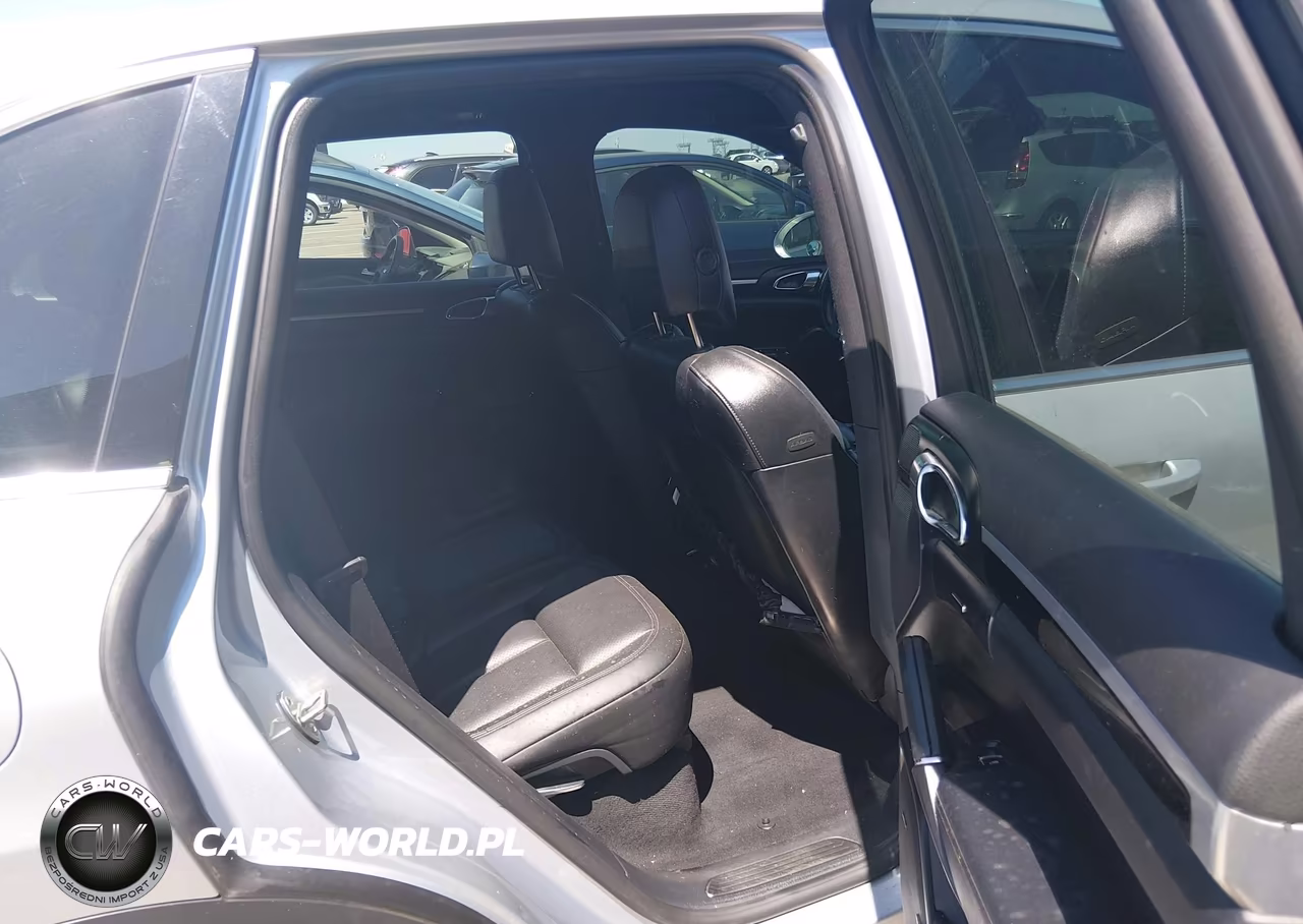 2016 Porsche Cayenne VIN:WP1AA2A25GLA04887 - 8