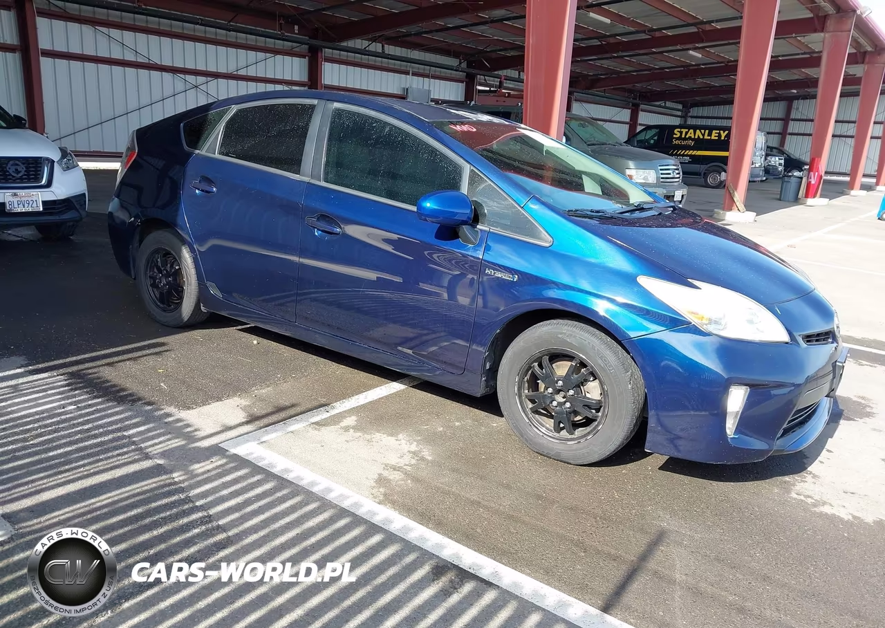 2013 Toyota Prius Two – zdjęcie 1 z 16