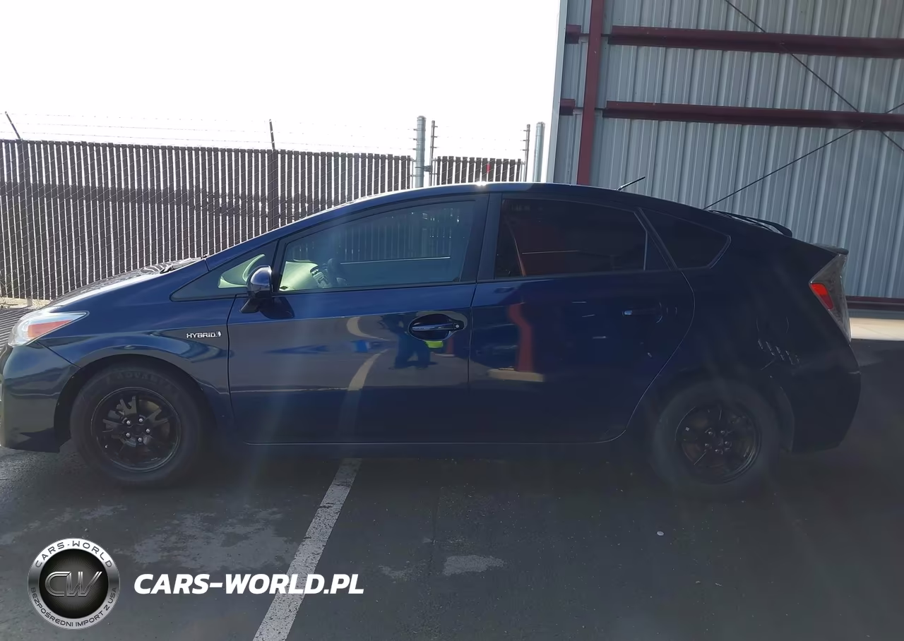2013 Toyota Prius Two VIN:JTDKN3DU5D1645686 - 14