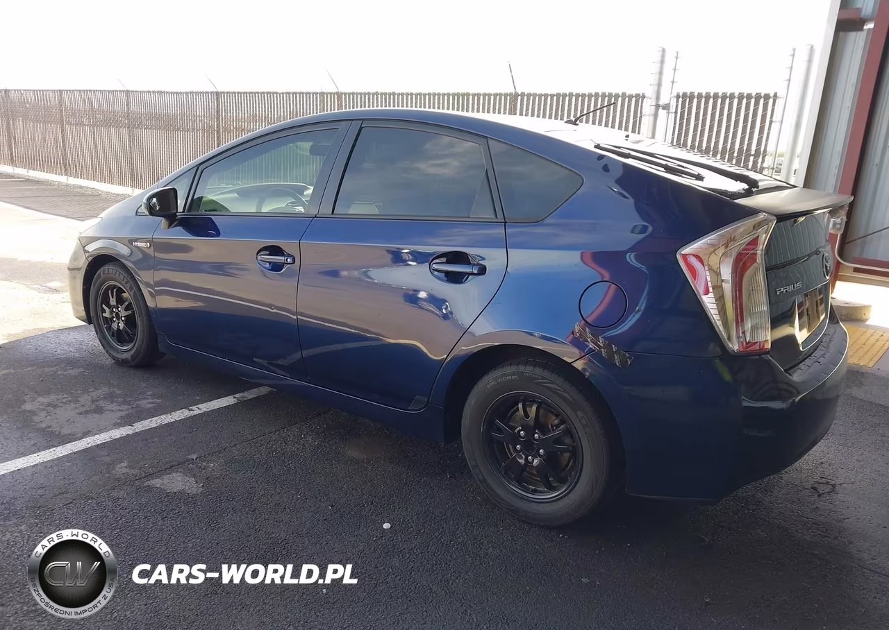 2013 Toyota Prius Two VIN:JTDKN3DU5D1645686 - 3