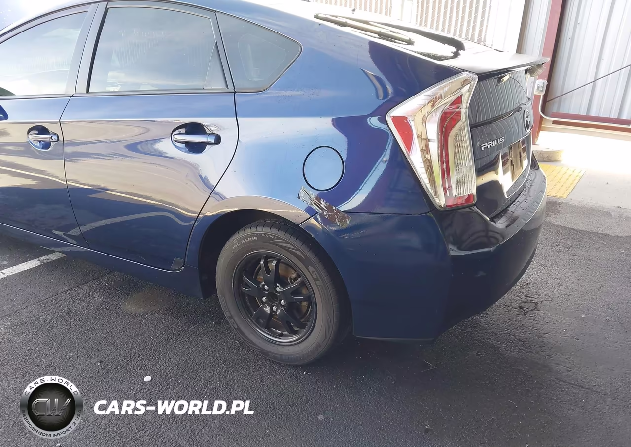 2013 Toyota Prius Two VIN:JTDKN3DU5D1645686 - 6