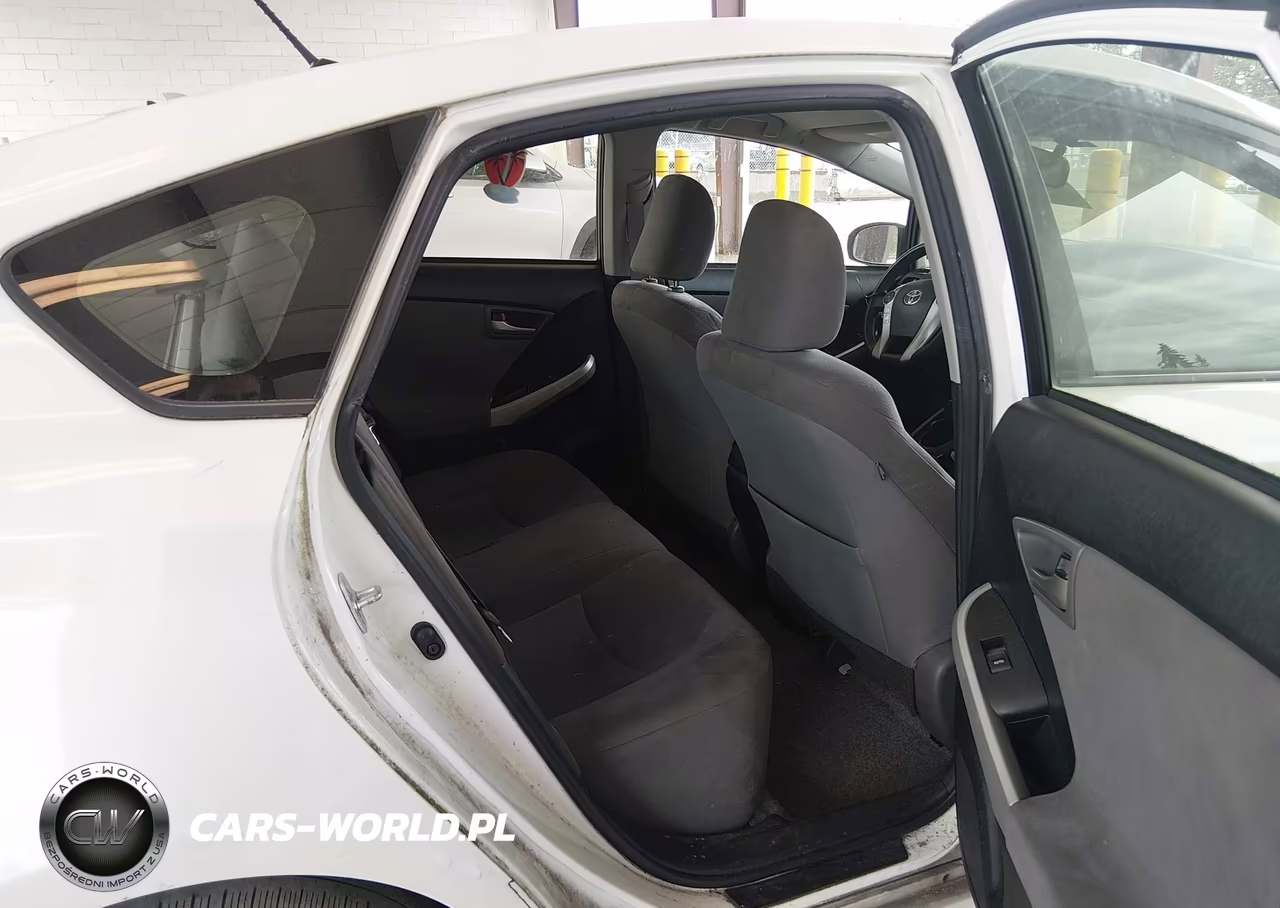 2015 Toyota Prius Two VIN:JTDKN3DU7F1971153 - 8
