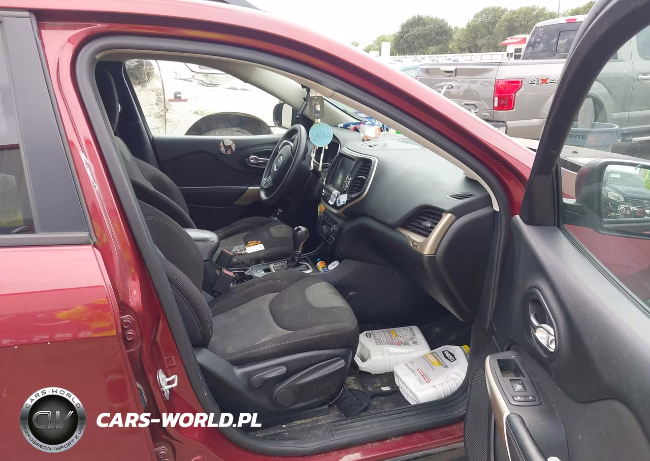 2018 Jeep Cherokee Latitude Tech Connect Fwd VIN:1C4PJLCB3JD611788 - 5