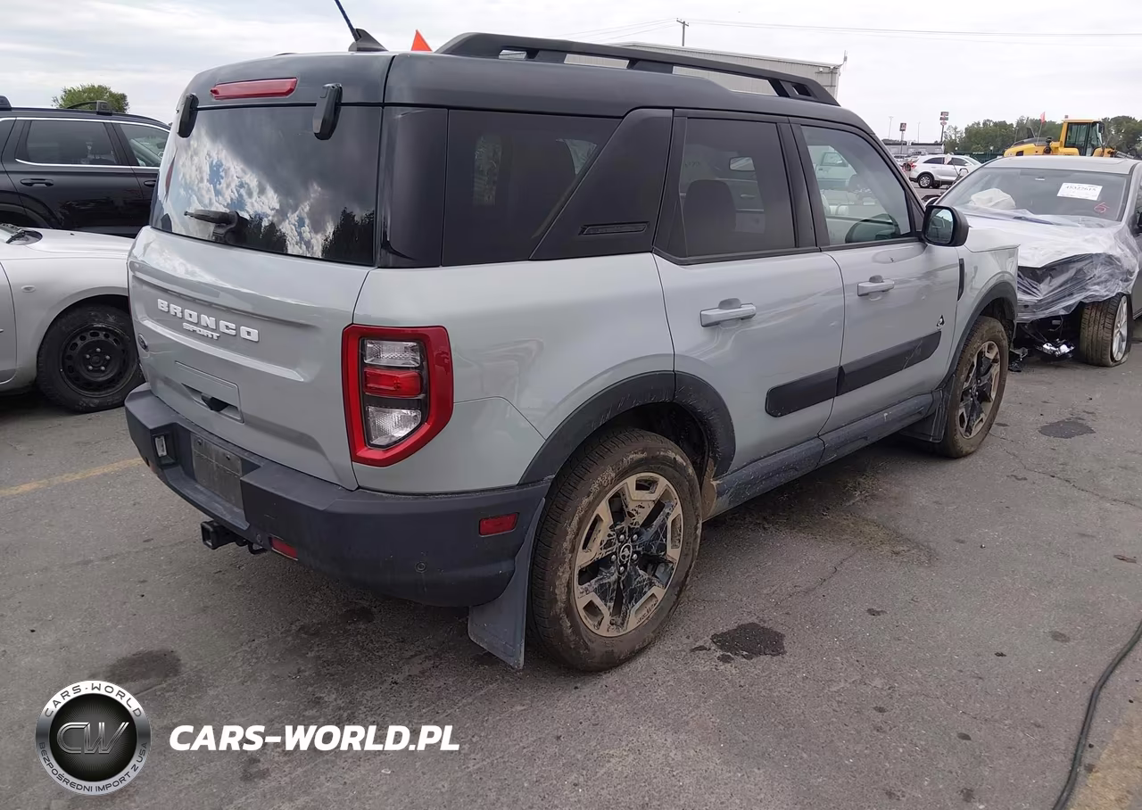 2022 Ford Bronco Sport Outer Banks VIN:3FMCR9C62NRE23267 - 4