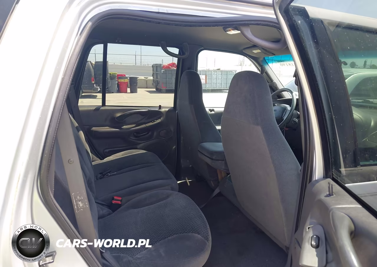 2002 Ford Expedition Xlt VIN:1FMRU15W62LA03884 - 8