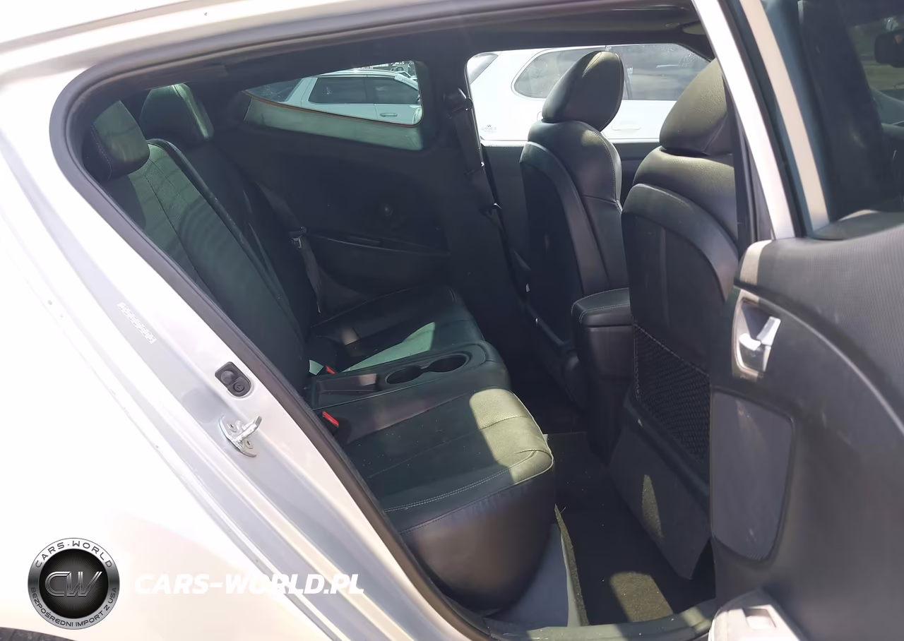 2017 Hyundai Veloster Turbo VIN:KMHTC6AE8HU309930 - 8