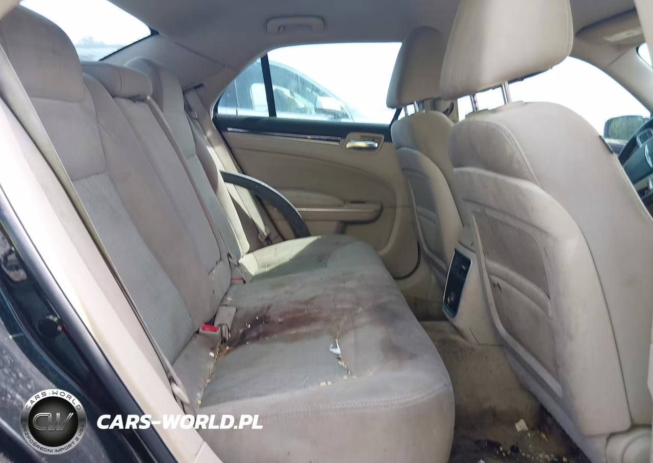 2012 Chrysler 300 VIN:2C3CCAAG5CH263725 - 8