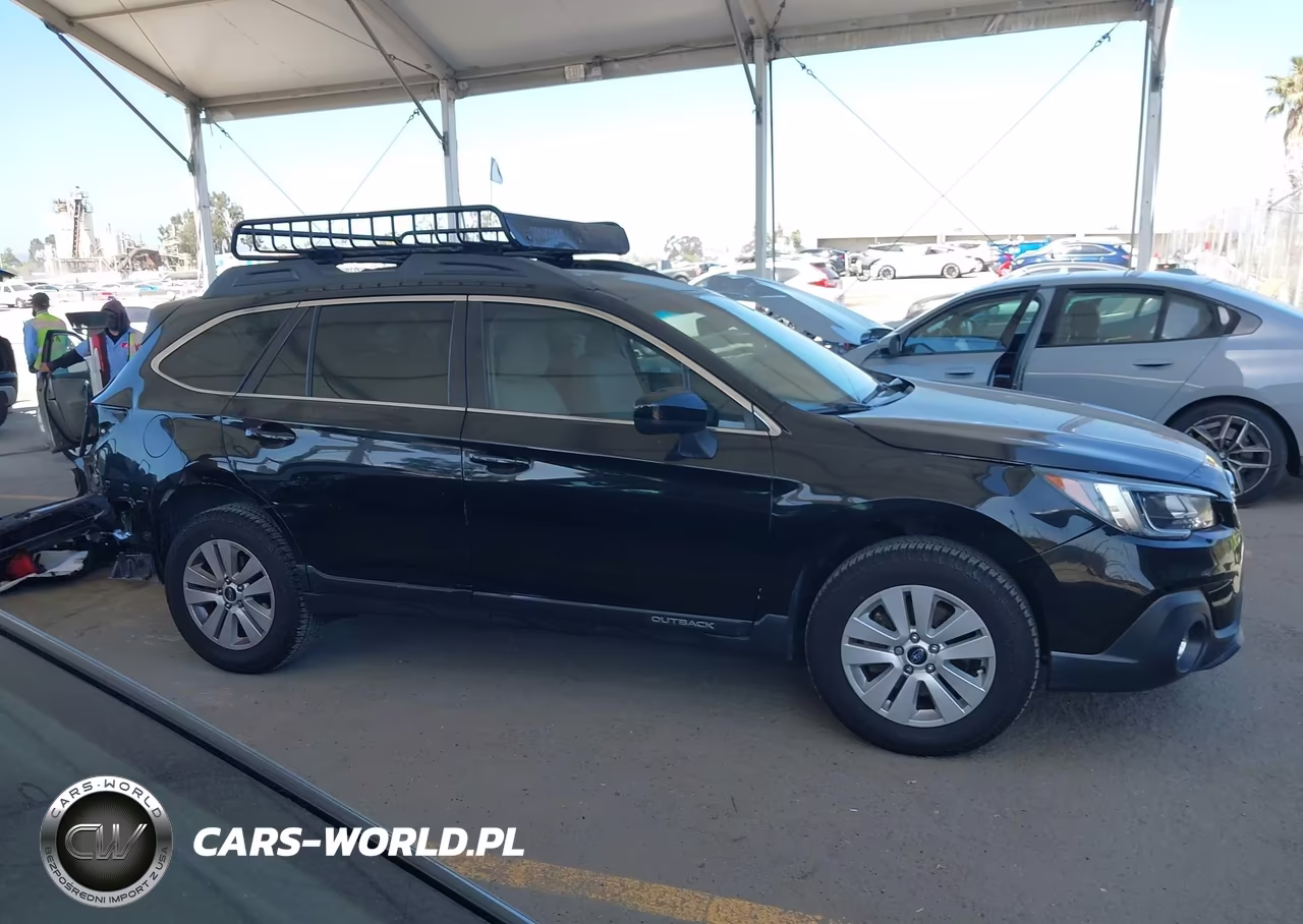 2018 Subaru Outback 2.5I Premium VIN:4S4BSACC0J3386896 - 14