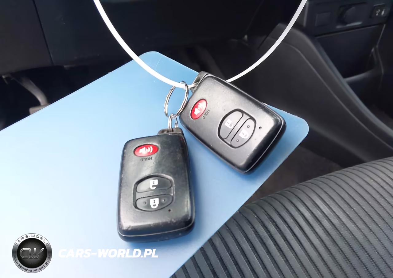 2016 Toyota Prius V Three VIN:JTDZN3EU2GJ044186 - 11