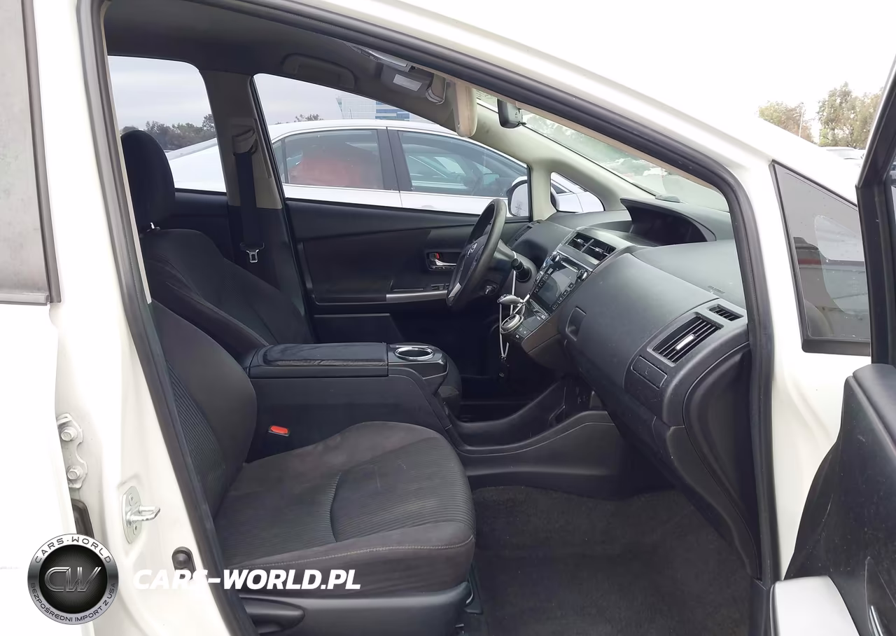 2016 Toyota Prius V Three VIN:JTDZN3EU2GJ044186 - 5