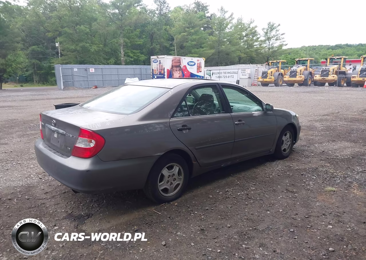 2002 Toyota Camry Le V6 VIN:4T1BF32K62U535316 - 4