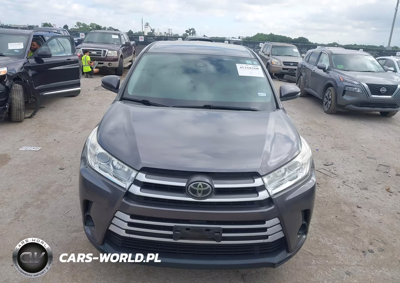 2018 Toyota Highlander Le VIN:5TDZARFH0JS039238 - 12