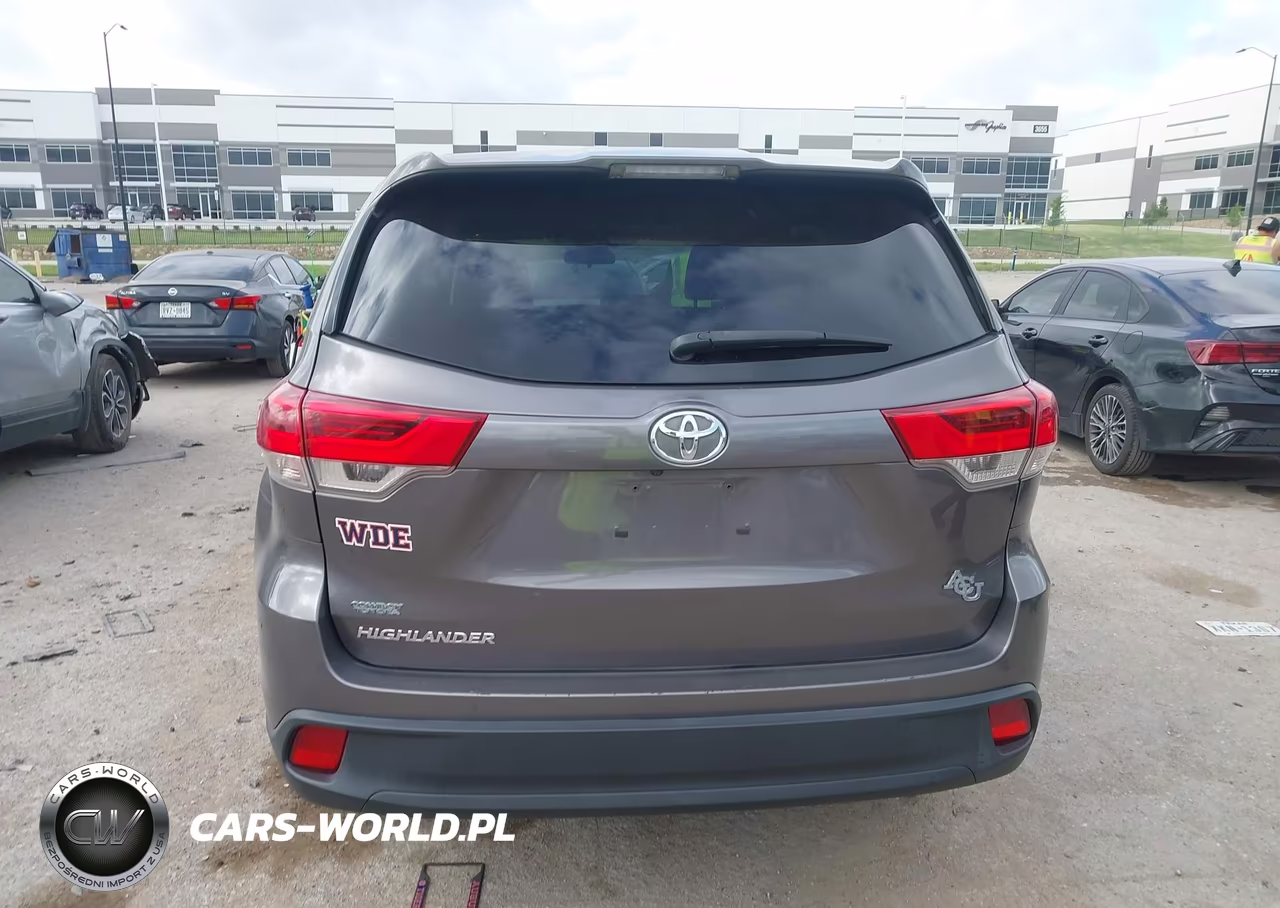 2018 Toyota Highlander Le VIN:5TDZARFH0JS039238 - 16