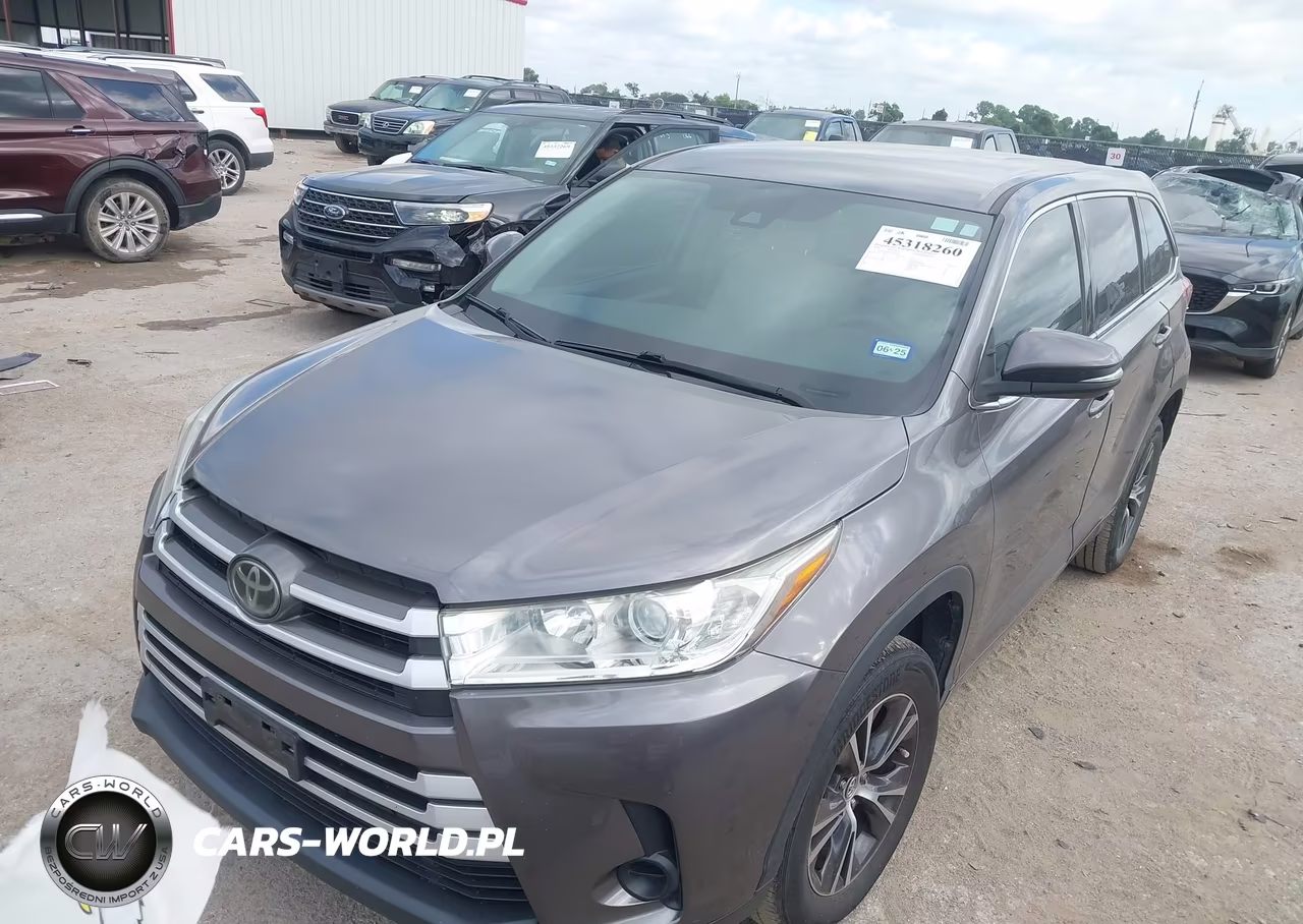 2018 Toyota Highlander Le VIN:5TDZARFH0JS039238 - 2