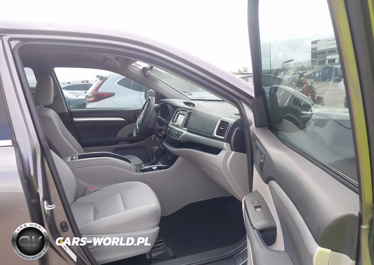 2018 Toyota Highlander Le VIN:5TDZARFH0JS039238 - 5