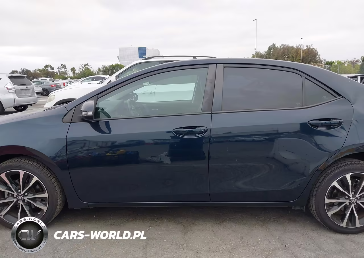 2018 Toyota Corolla Se VIN:5YFBURHE8JP775610 - 14