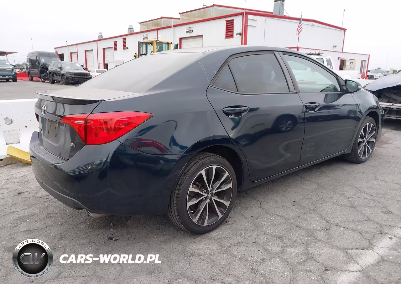 2018 Toyota Corolla Se VIN:5YFBURHE8JP775610 - 4