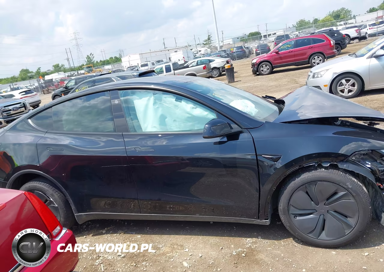 2026 Tesla Model Y All-Wheel Drive-Long Range Launch Series-Premium All-Wheel Drive VIN:7SAYGDEE0TA637311 - 13