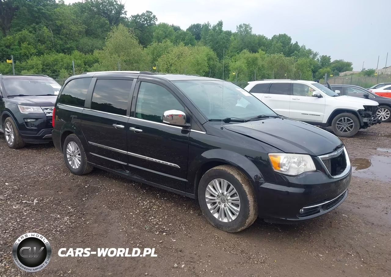 2014 Chrysler Town & Country Limited – zdjęcie 1 z 17