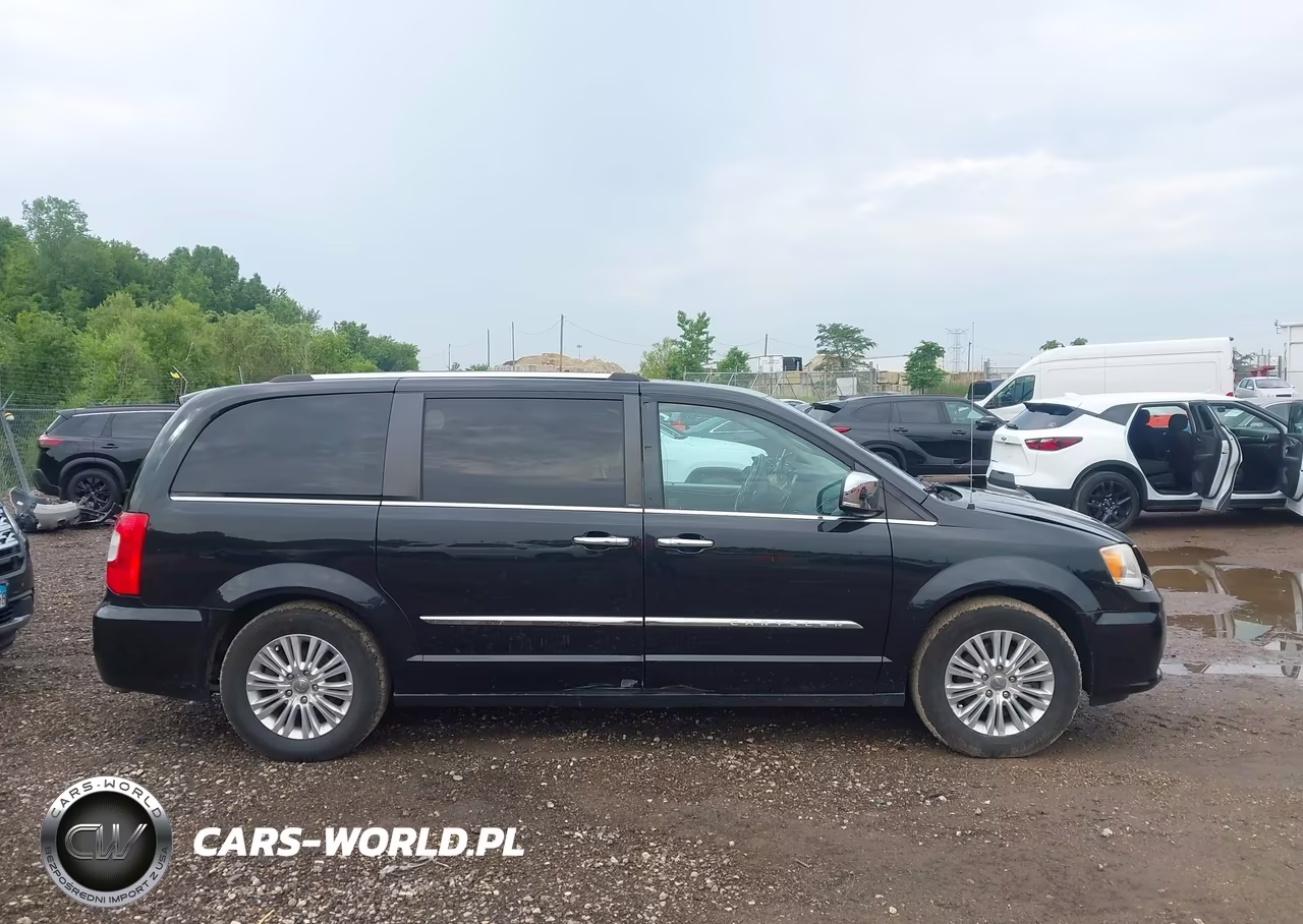 2014 Chrysler Town & Country Limited VIN:2C4RC1GG6ER183148 - 13