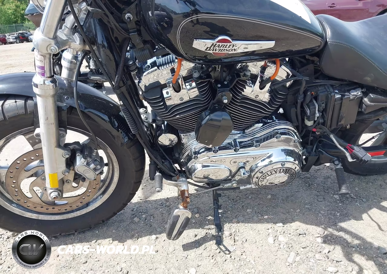 2015 Harley-Davidson Xl1200 C VIN:1HD1CT313FC409861 - 9