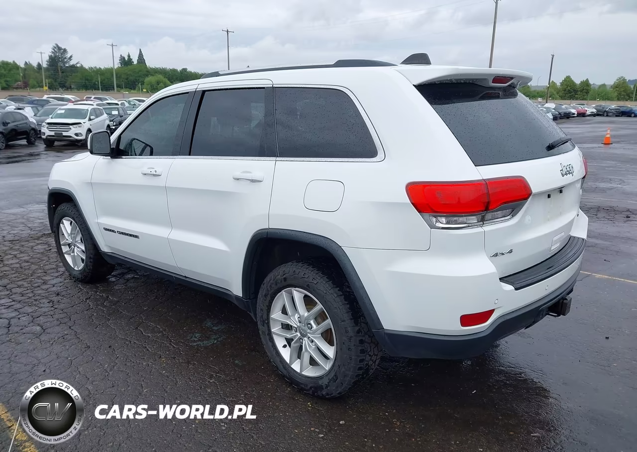2017 Jeep Grand Cherokee Laredo 4X4 VIN:1C4RJFAG6HC959237 - 3