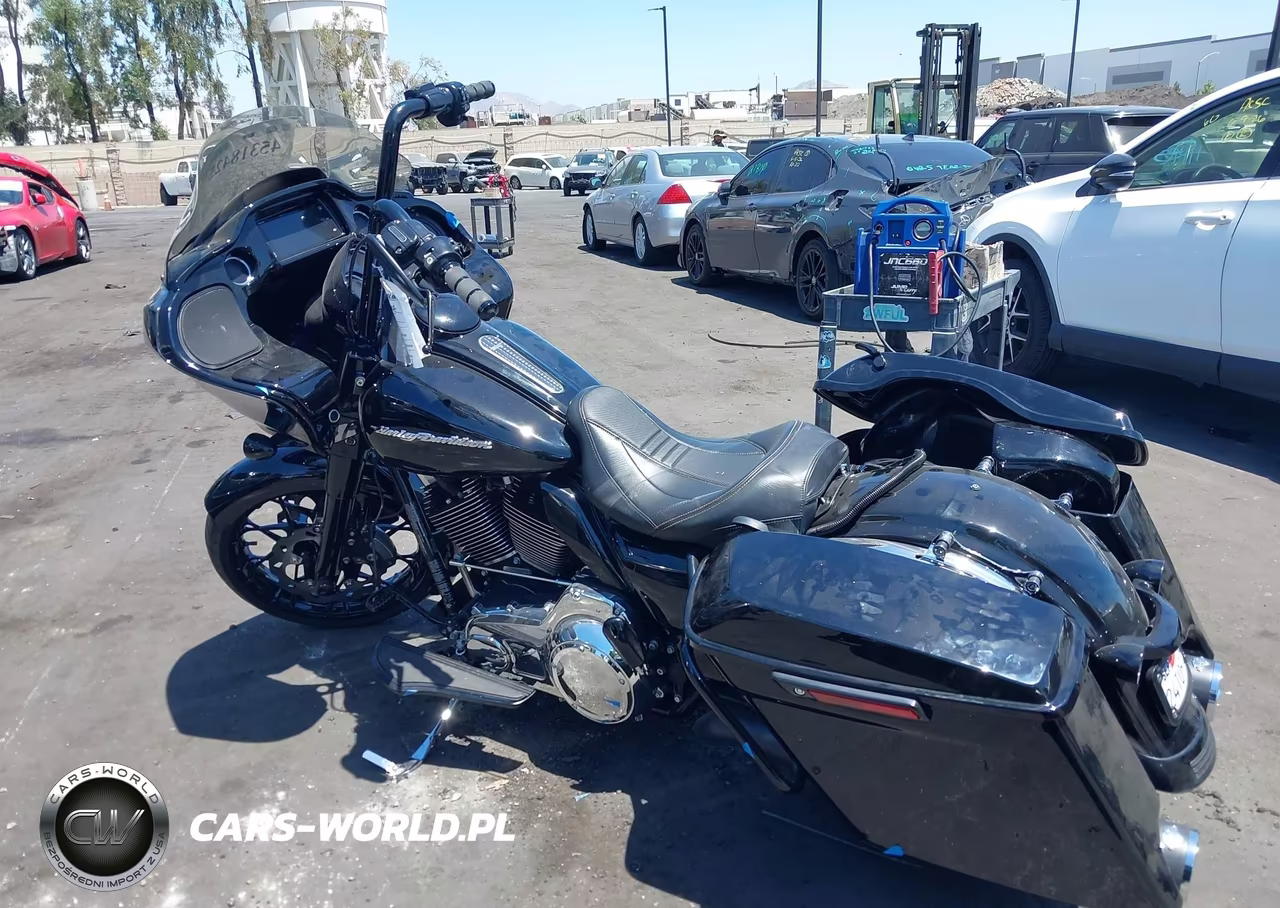 2016 Harley-Davidson Fltrx Road Glide VIN:1HD1KHM38GB617306 - 3