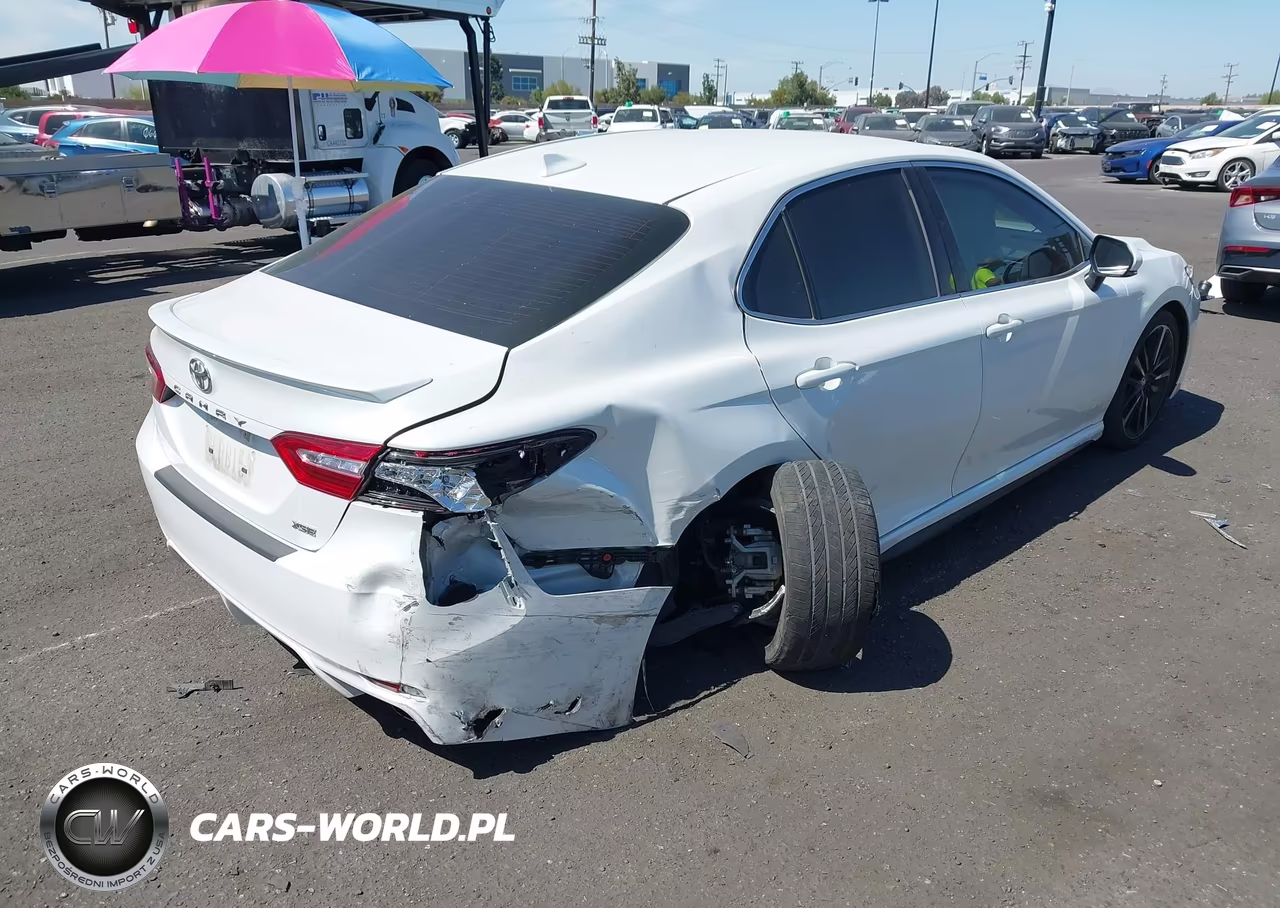 2019 Toyota Camry Xse VIN:4T1B61HK1KU835180 - 4
