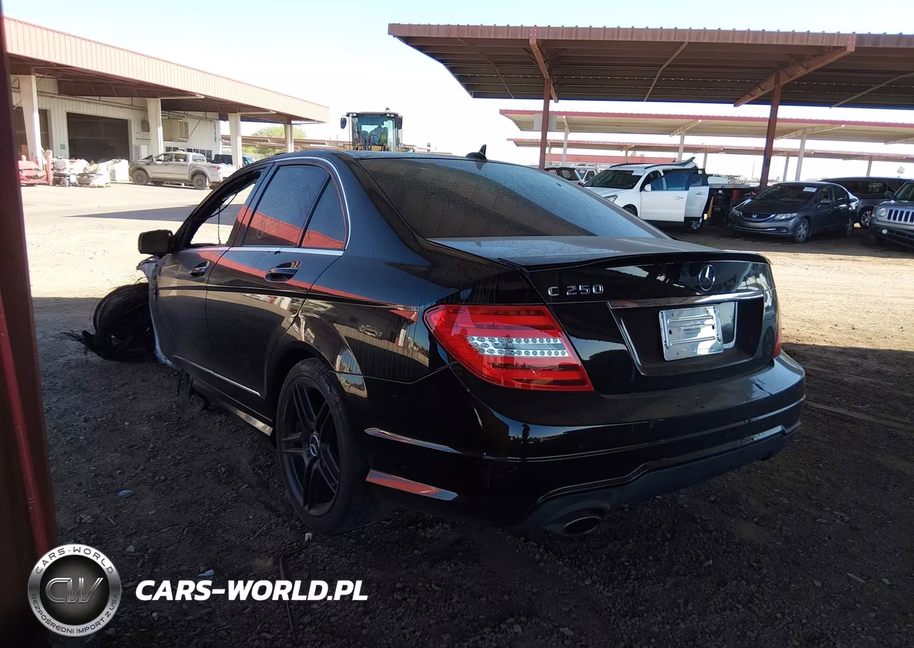 2014 Mercedes-Benz C 250 Sport VIN:WDDGF4HB7ER310150 - 3