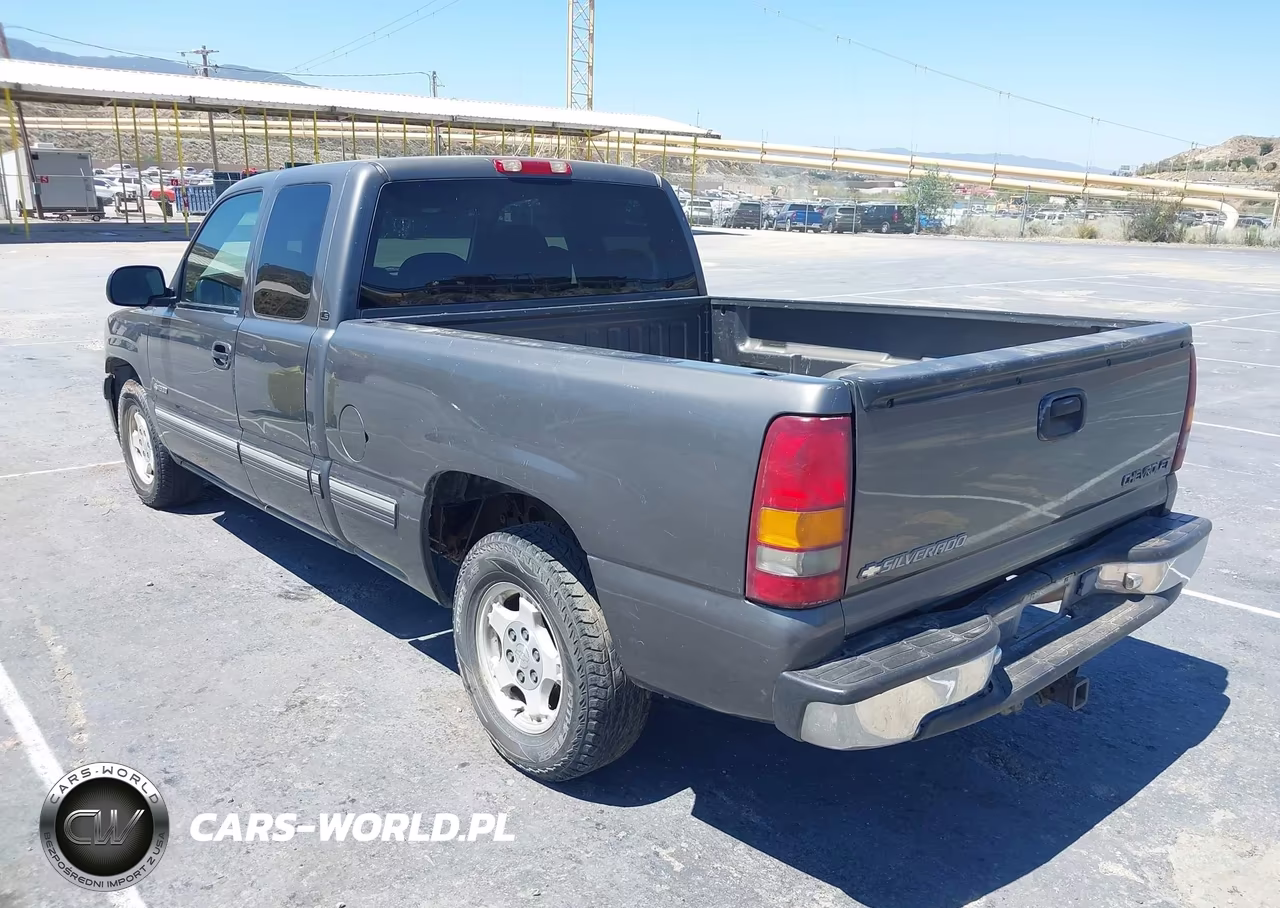 2001 Chevrolet Silverado 1500 Ls VIN:2GCEC19T711358668 - 3