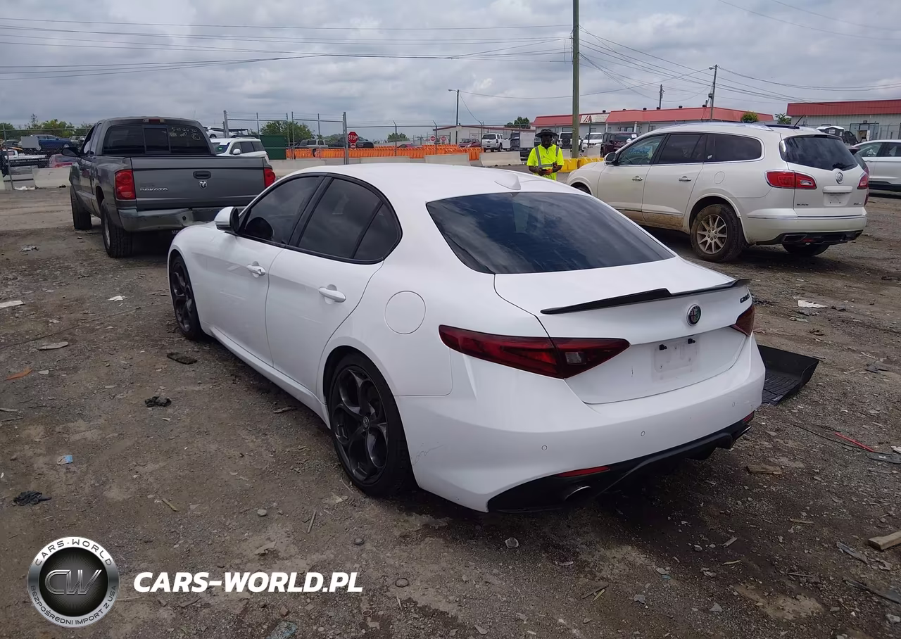 2017 Alfa Romeo Giulia Ti Rwd VIN:ZARFAECNXH7542257 - 3