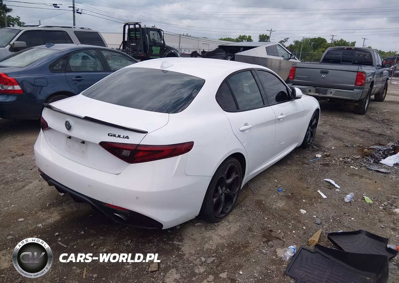 2017 Alfa Romeo Giulia Ti Rwd VIN:ZARFAECNXH7542257 - 4