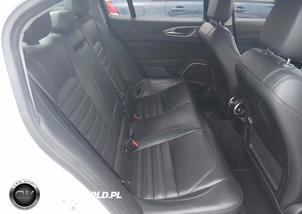 2017 Alfa Romeo Giulia Ti Rwd VIN:ZARFAECNXH7542257 - 8
