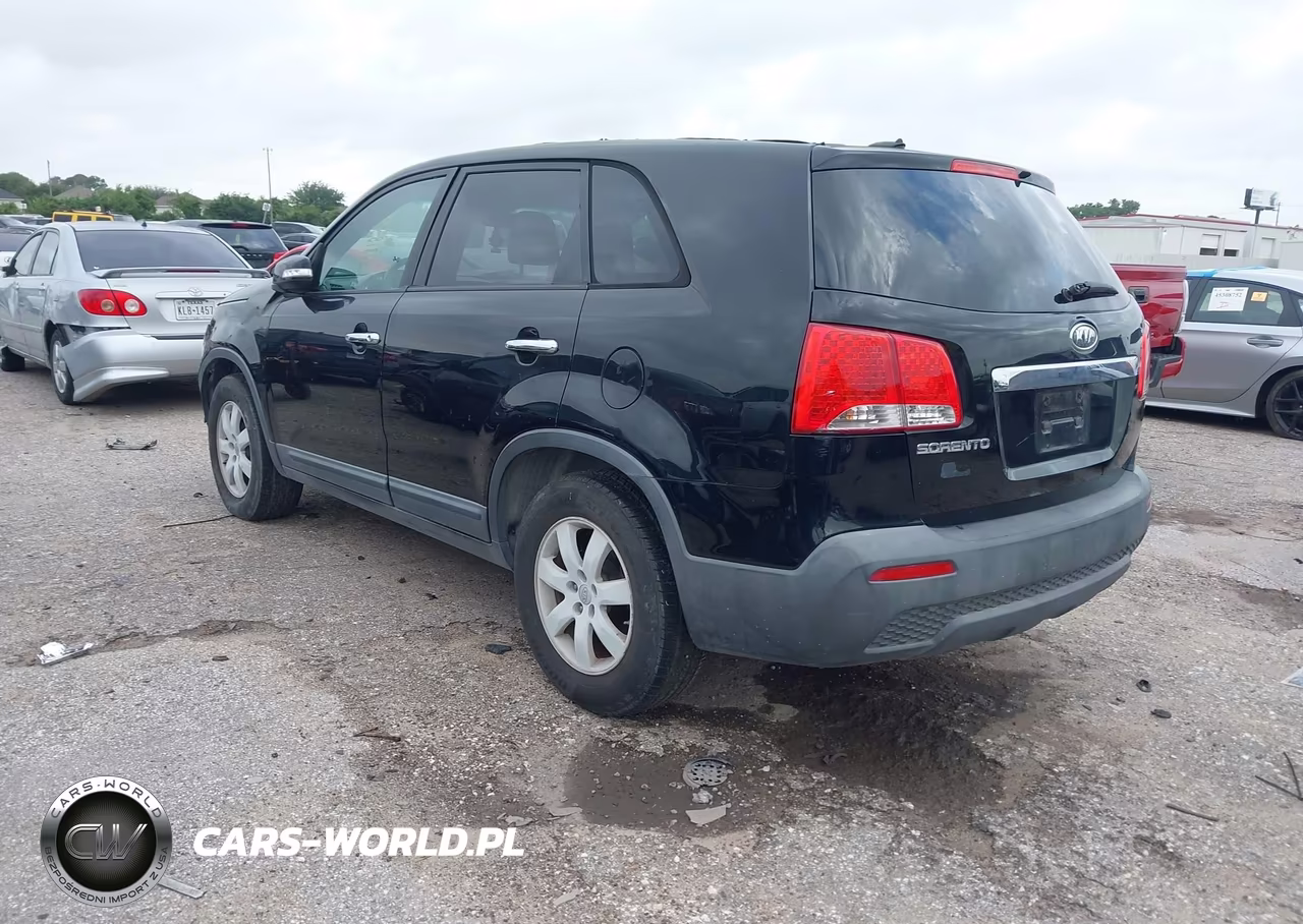 2011 Kia Sorento Lx VIN:5XYKT3A17BG024589 - 3