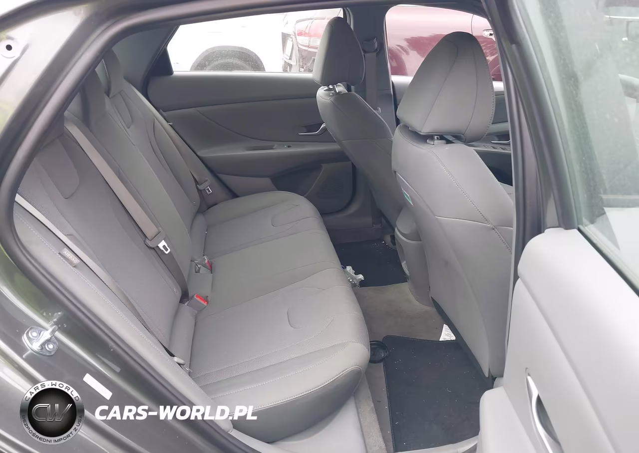 2026 Hyundai Elantra Se VIN:KMHLL4DG9TU181689 - 8