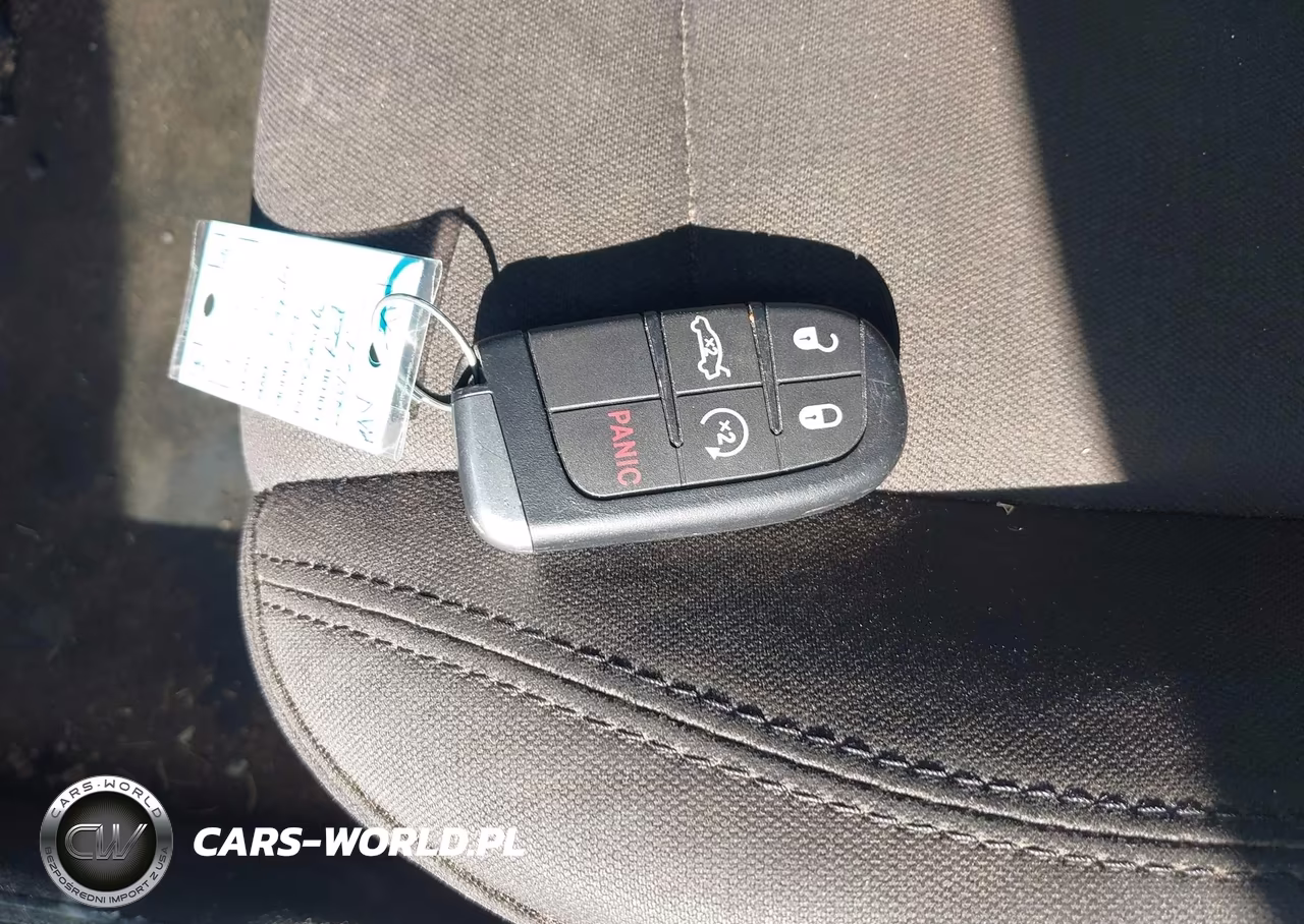 2015 Chrysler 200 Limited VIN:1C3CCCAB9FN681085 - 11