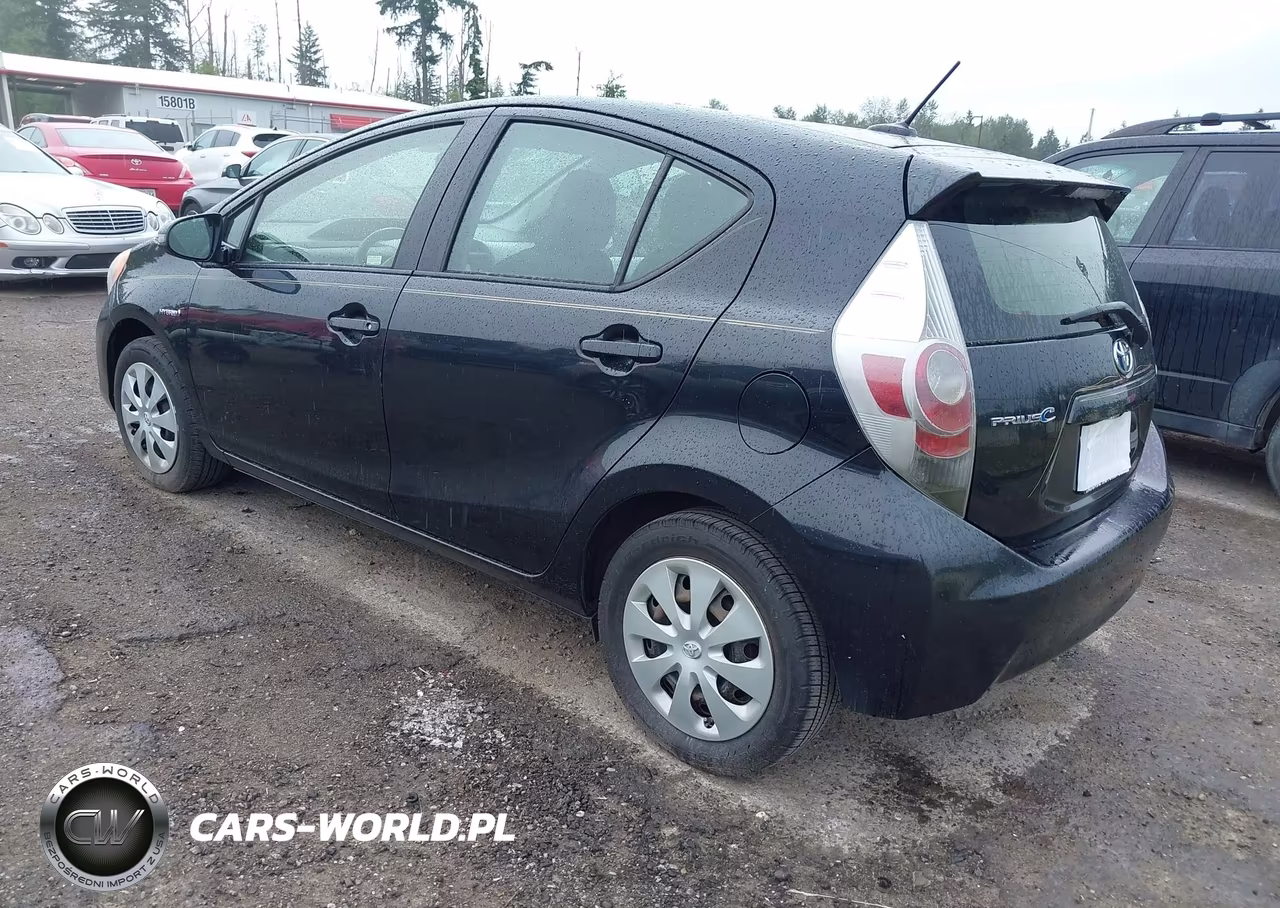 2012 Toyota Prius C Three VIN:JTDKDTB37C1503352 - 3