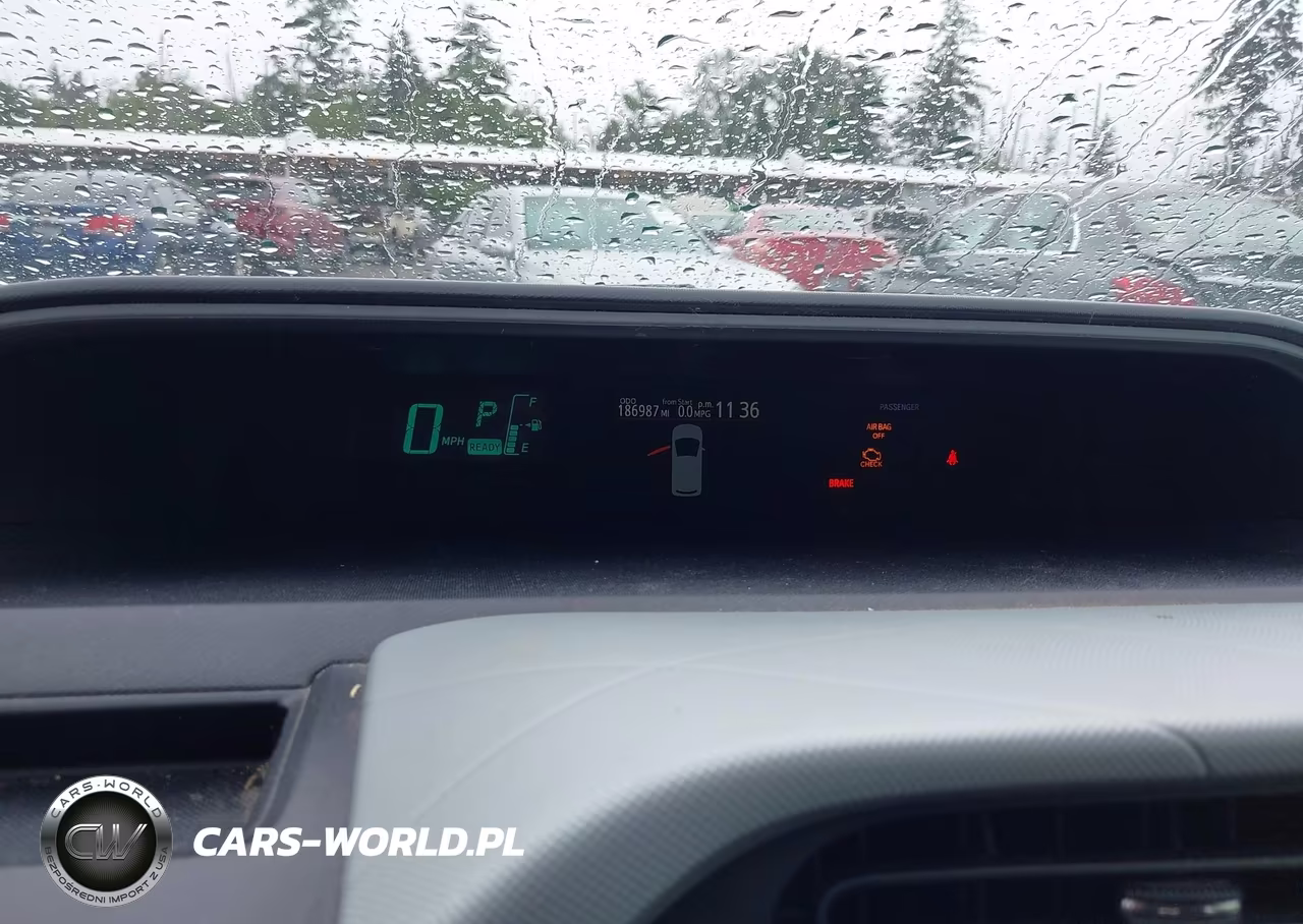 2012 Toyota Prius C Three VIN:JTDKDTB37C1503352 - 7