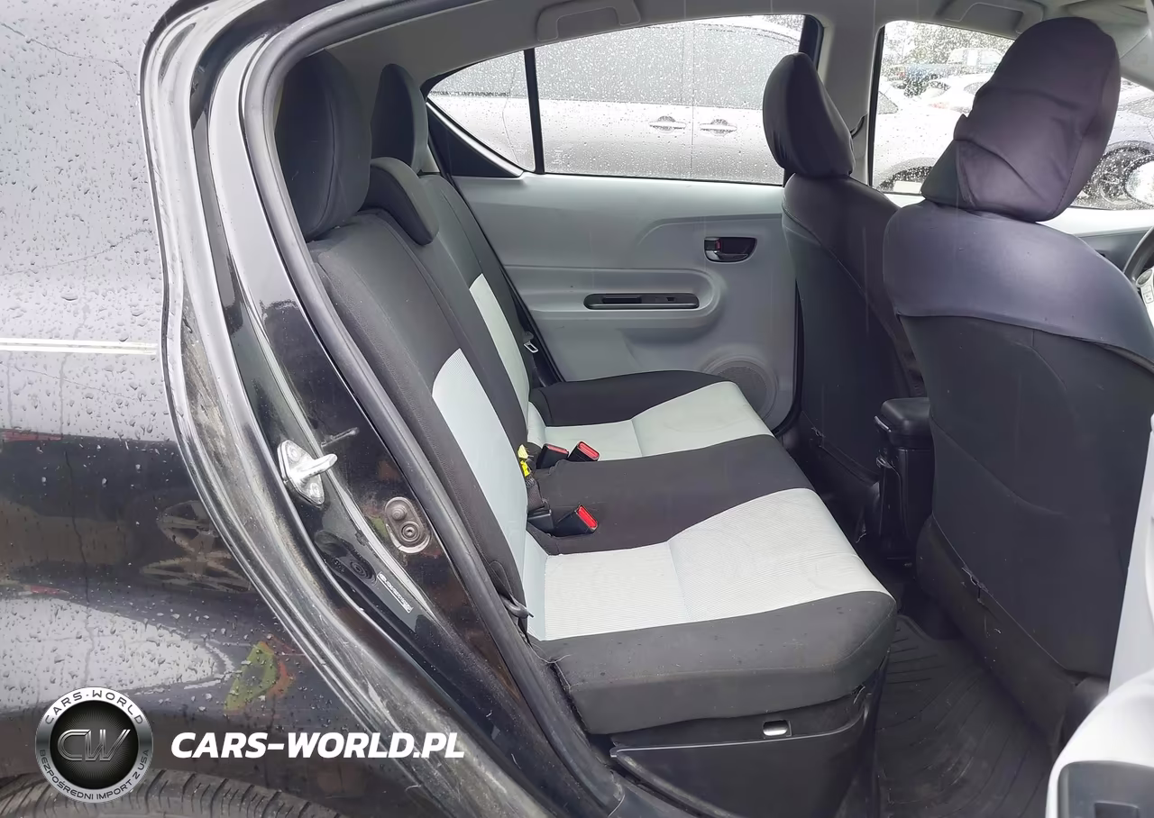2012 Toyota Prius C Three VIN:JTDKDTB37C1503352 - 8