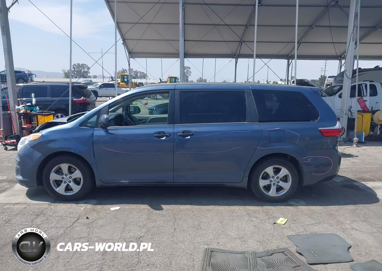 2017 Toyota Sienna L 7 Passenger VIN:5TDZZ3DC8HS824307 - 14