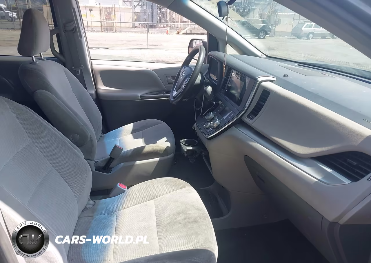 2017 Toyota Sienna L 7 Passenger VIN:5TDZZ3DC8HS824307 - 5
