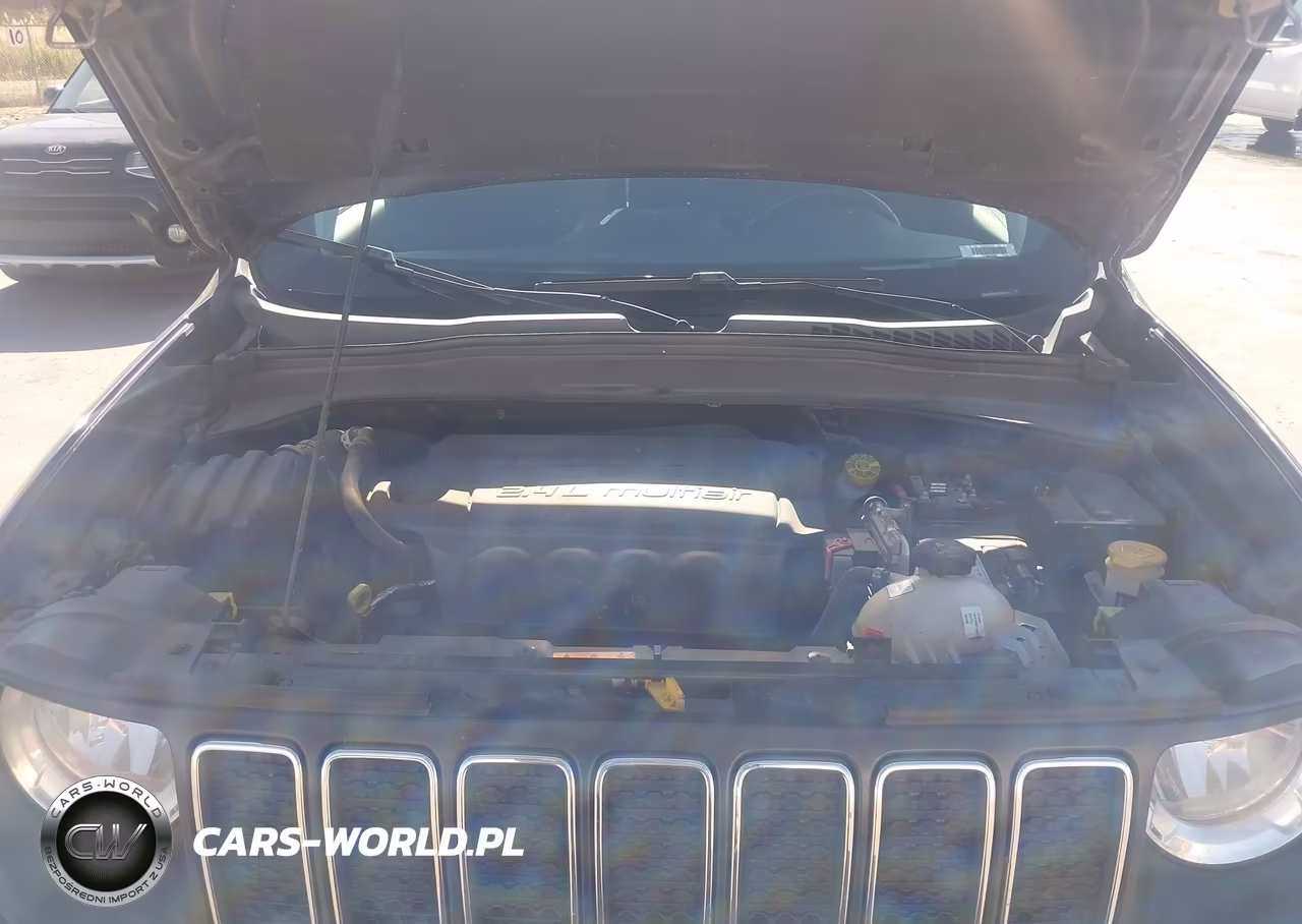 2019 Jeep Renegade Latitude 4X4 VIN:ZACNJBBB5KPK08074 - 10