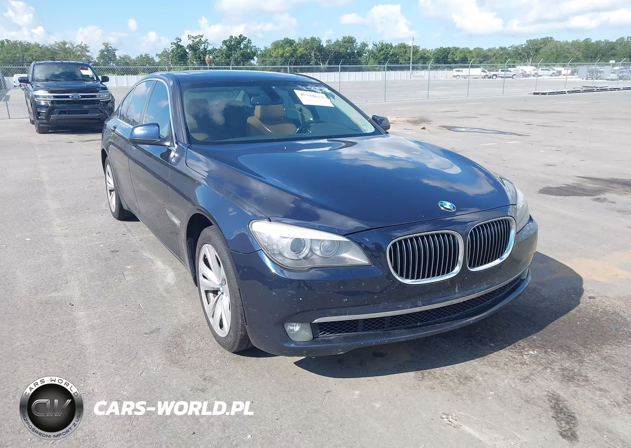 2011 BMW 740I