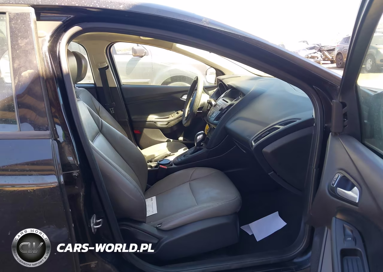 2016 Ford Focus Se VIN:1FADP3K24GL345494 - 5
