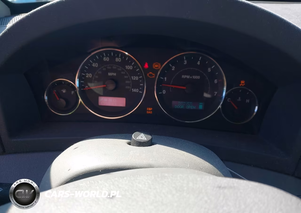 2007 Jeep Grand Cherokee Overland VIN:1J8HR68237C606797 - 12