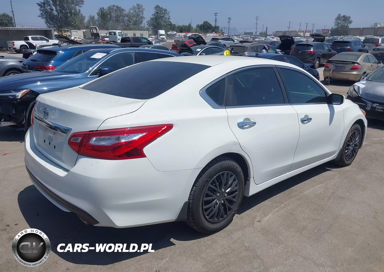 2017 Nissan Altima 2.5 VIN:1N4AL3APXHC250080 - 4