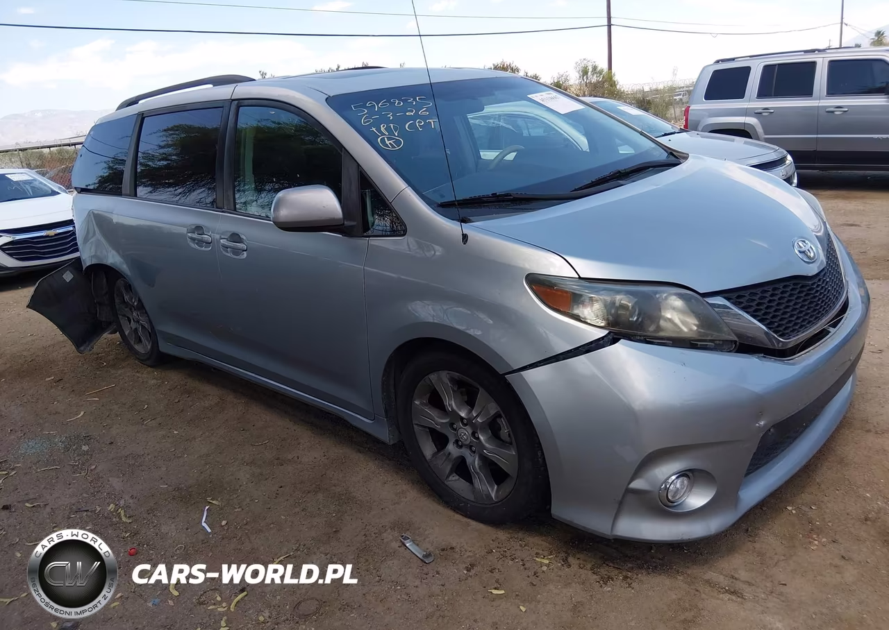 2011 Toyota Sienna Se – zdjęcie 1 z 15